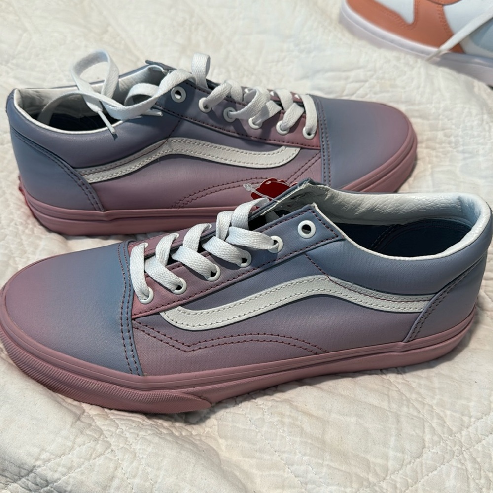 NWT Ombré Leather Vans Size 7